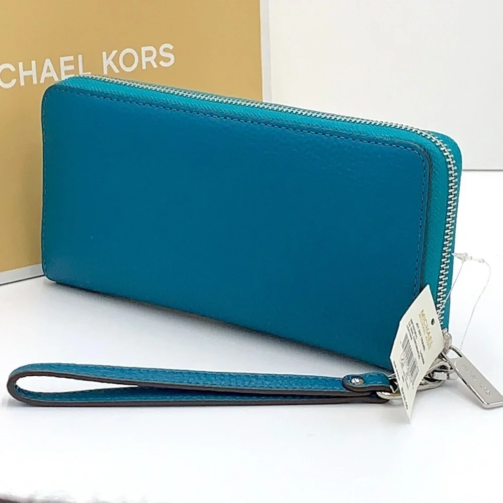 NWT MICHAEL KORS LARGE CONTINENTAL WRISTLET LAGOON COLOR